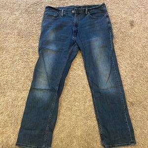Men’s relaxed fit Levi’s. Slightly used. Smoke free home